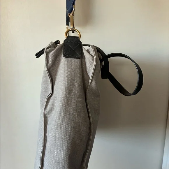 Erin Condren Gray Canvas Tote BodyCross Bag Leather Handles Pink/ navy ad Strap - Picture 5 of 11